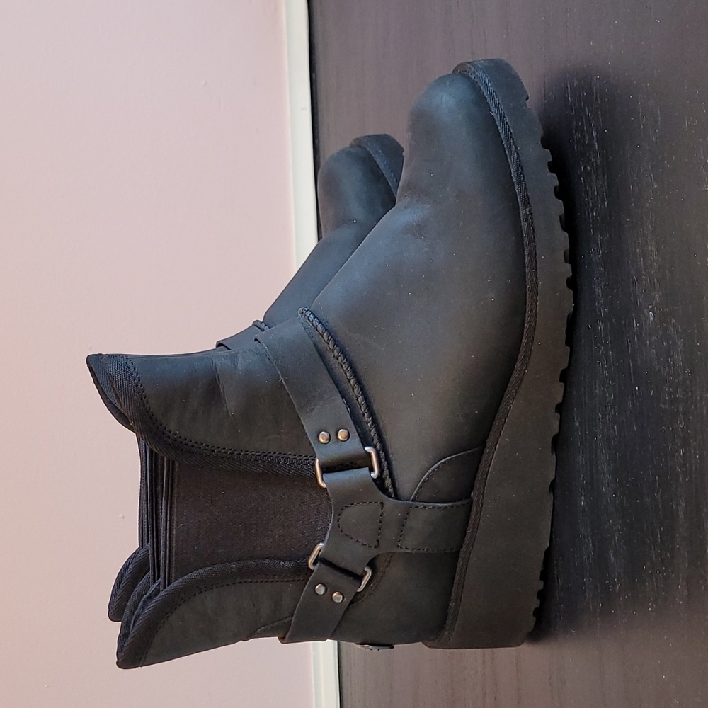 NWOB UGG black Glen boots - Picture 1 of 6